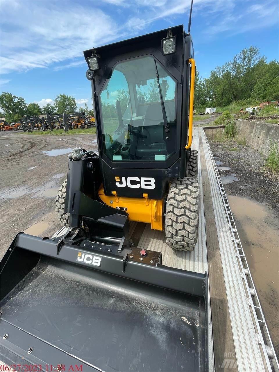 JCB 300 Skid steer mini nakladalci