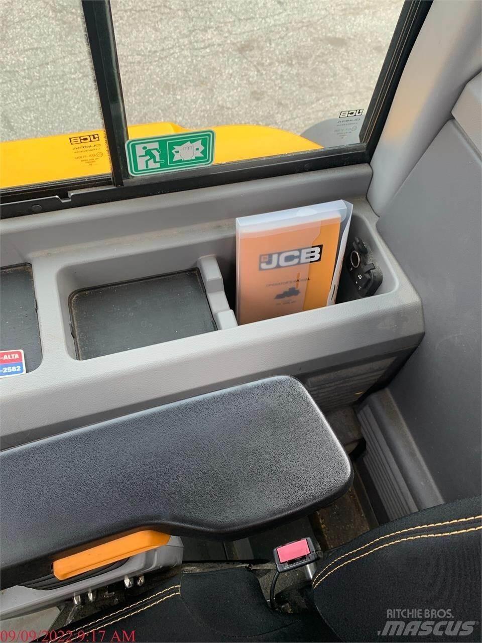 JCB 427HT Kolesni nakladalci