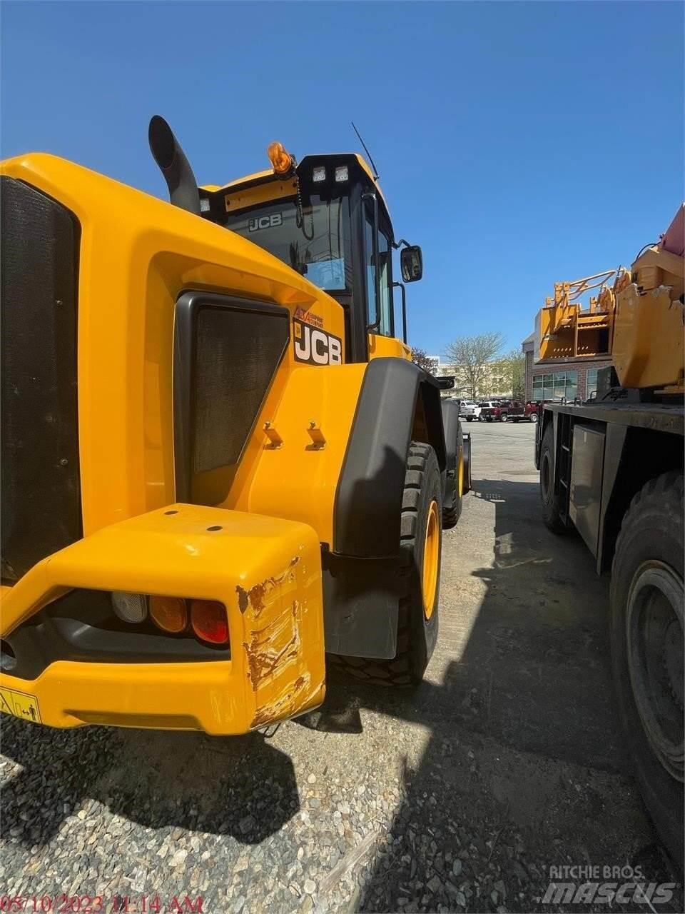 JCB 427ZX Kolesni nakladalci