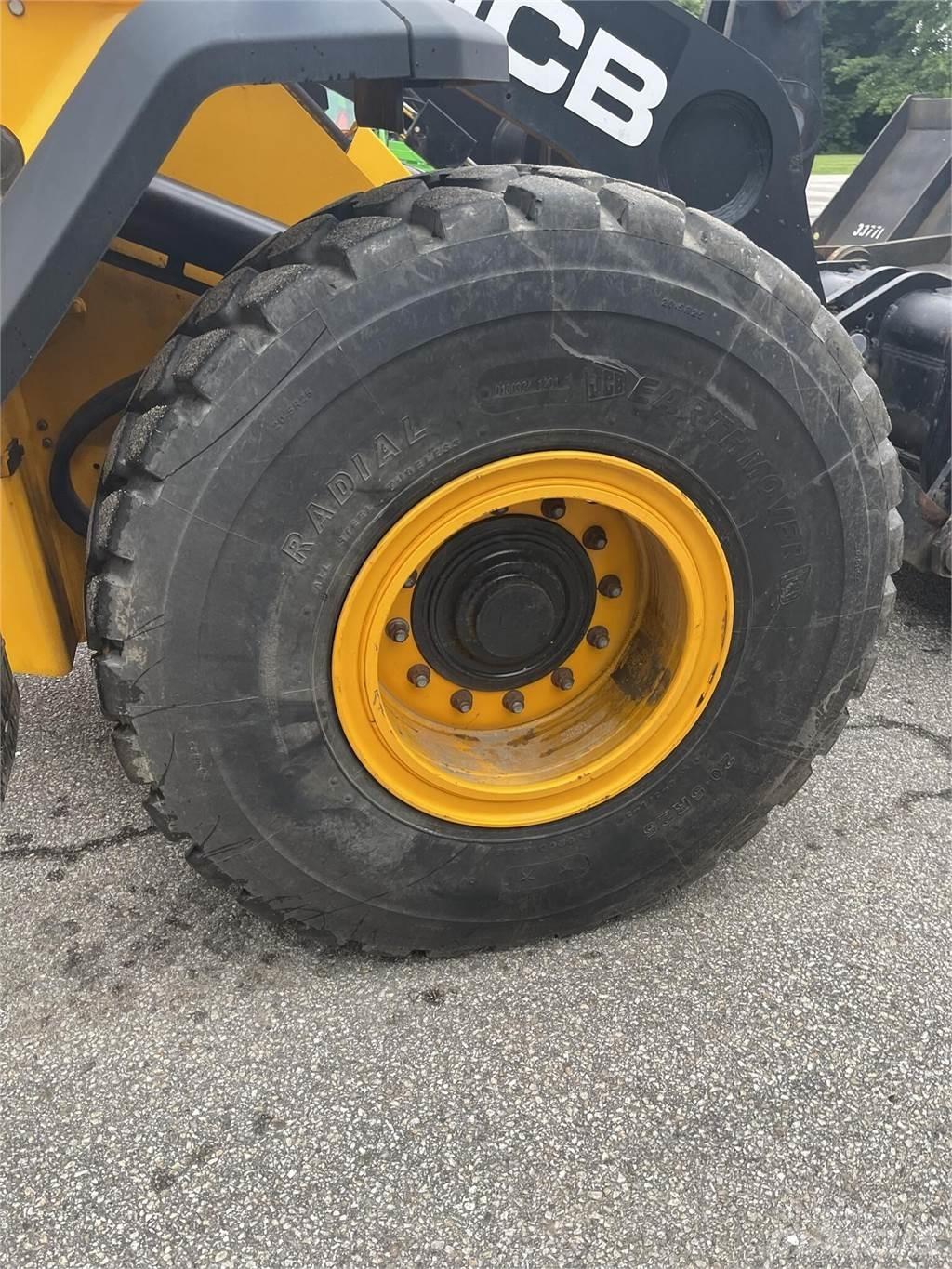 JCB 427ZX Kolesni nakladalci