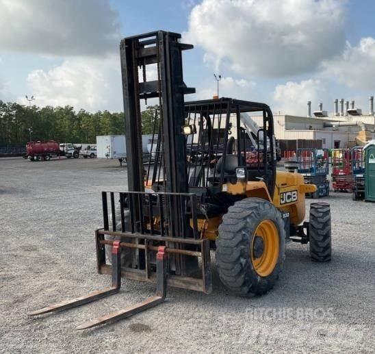 JCB 930 Terenski viličar