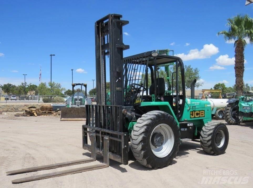 JCB 930 Terenski viličar