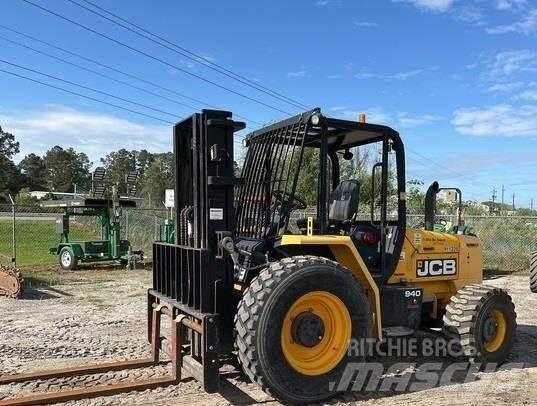JCB 940 Terenski viličar