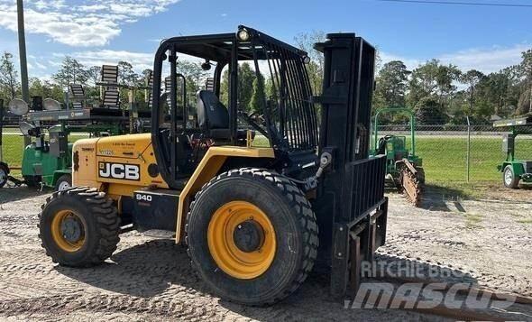 JCB 940 Terenski viličar