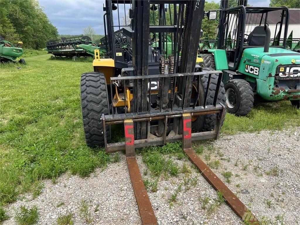 JCB 940 Terenski viličar