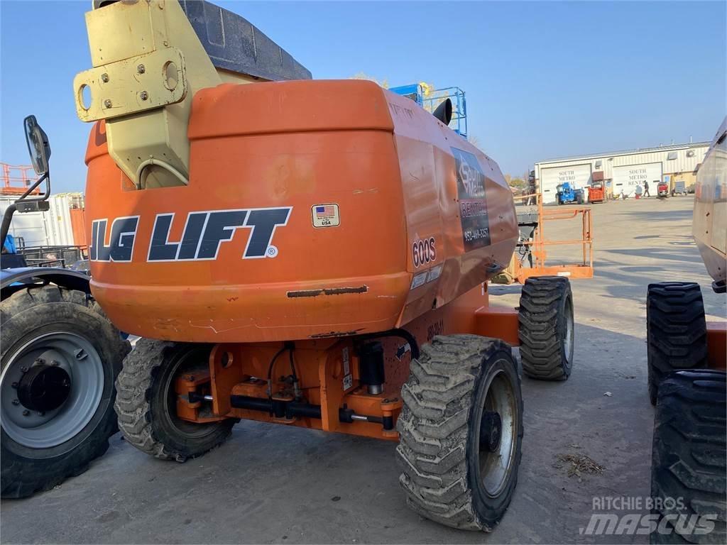 JLG 600S Teleskopske dvižne ploščadi