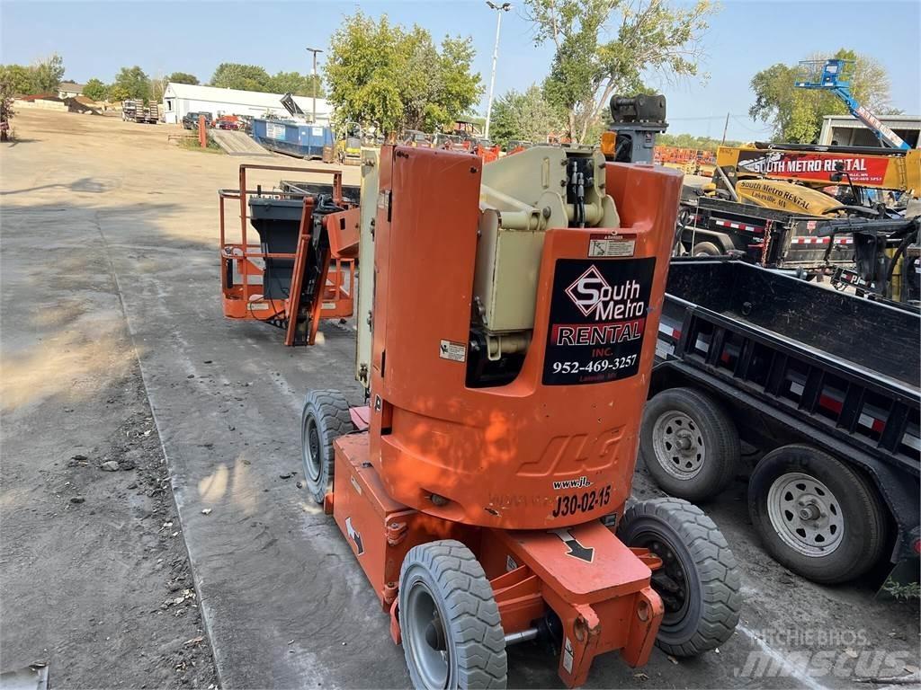 JLG E300AJP Zglobne dvižne ploščadi