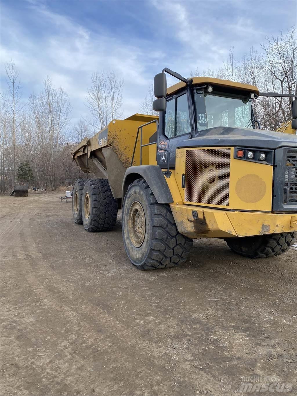 John Deere 410E Zglobni demperji