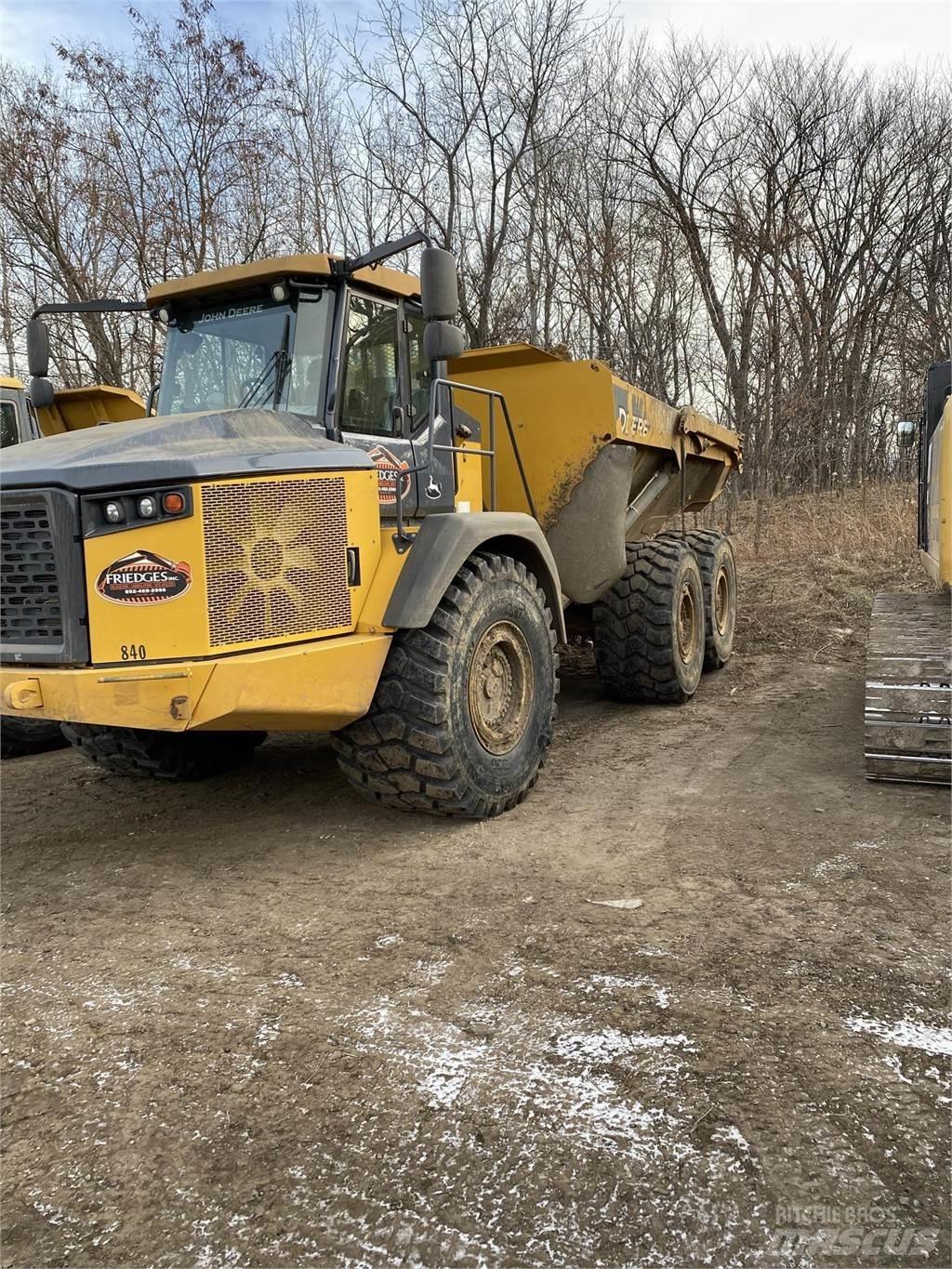 John Deere 410E Zglobni demperji