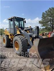 John Deere 544K Kolesni nakladalci