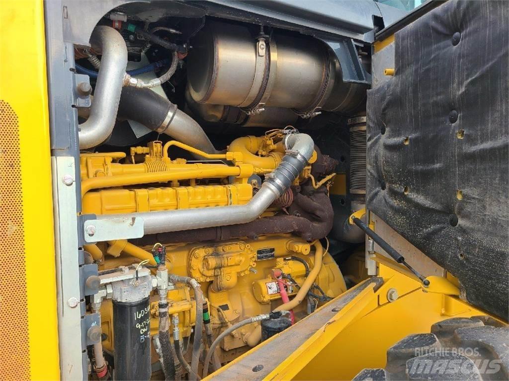 John Deere 644K Kolesni nakladalci