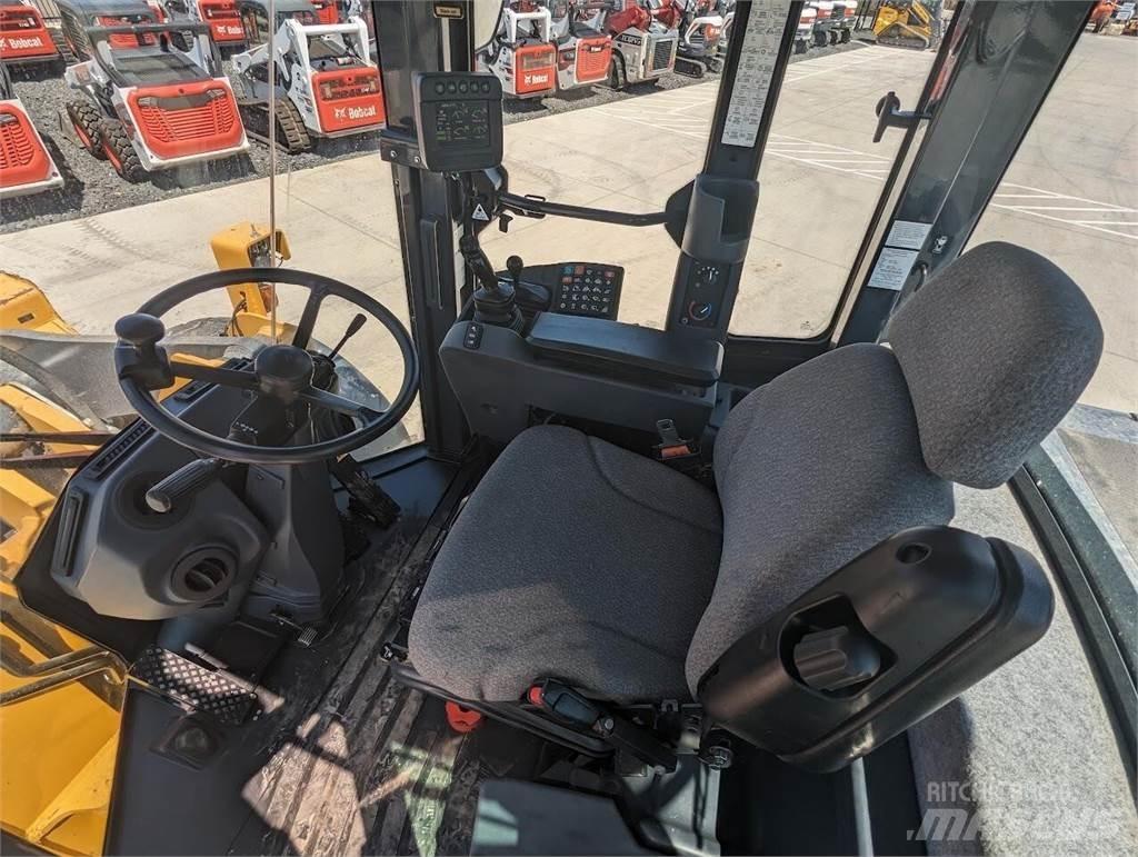John Deere 644K Kolesni nakladalci