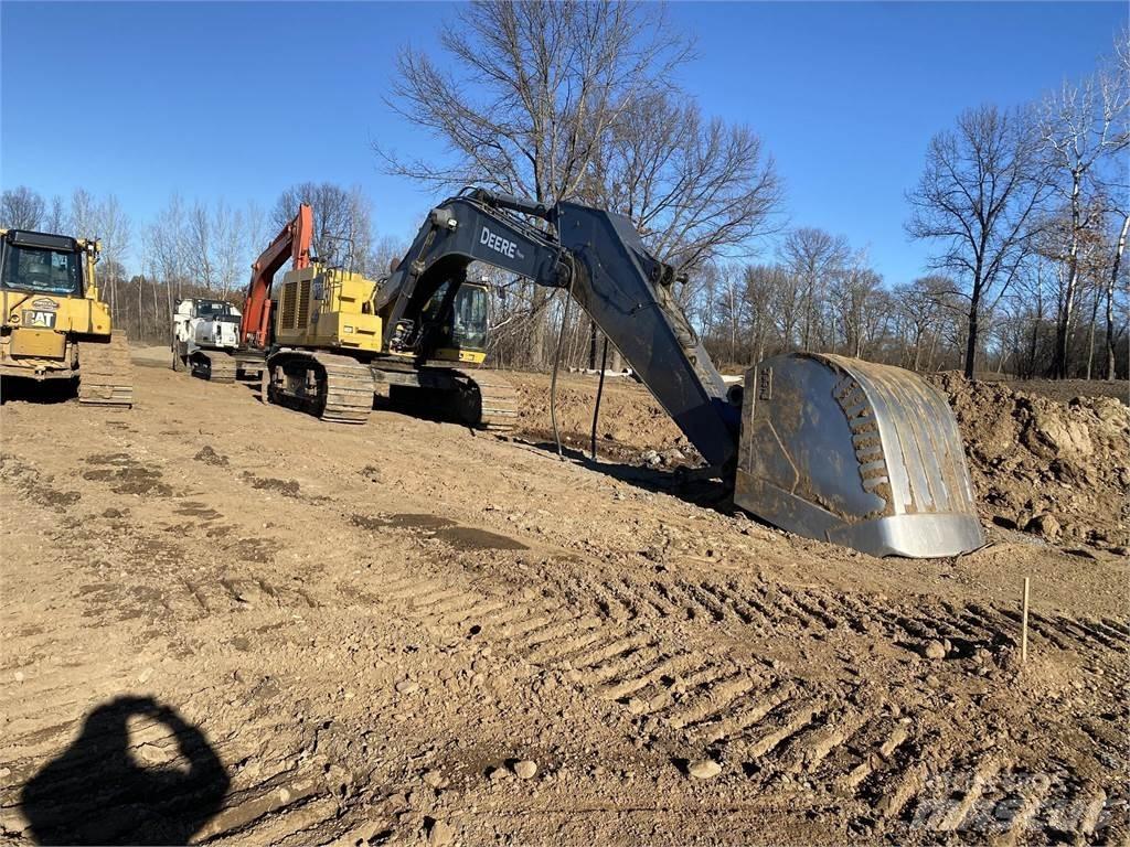 John Deere 670G LC Bagri goseničarji