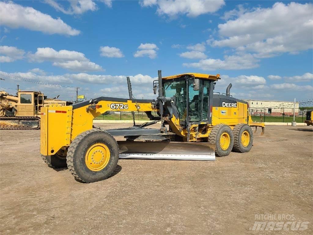 John Deere 672G Grederji