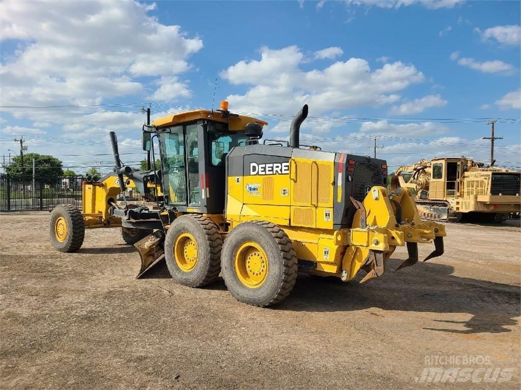 John Deere 672G Grederji