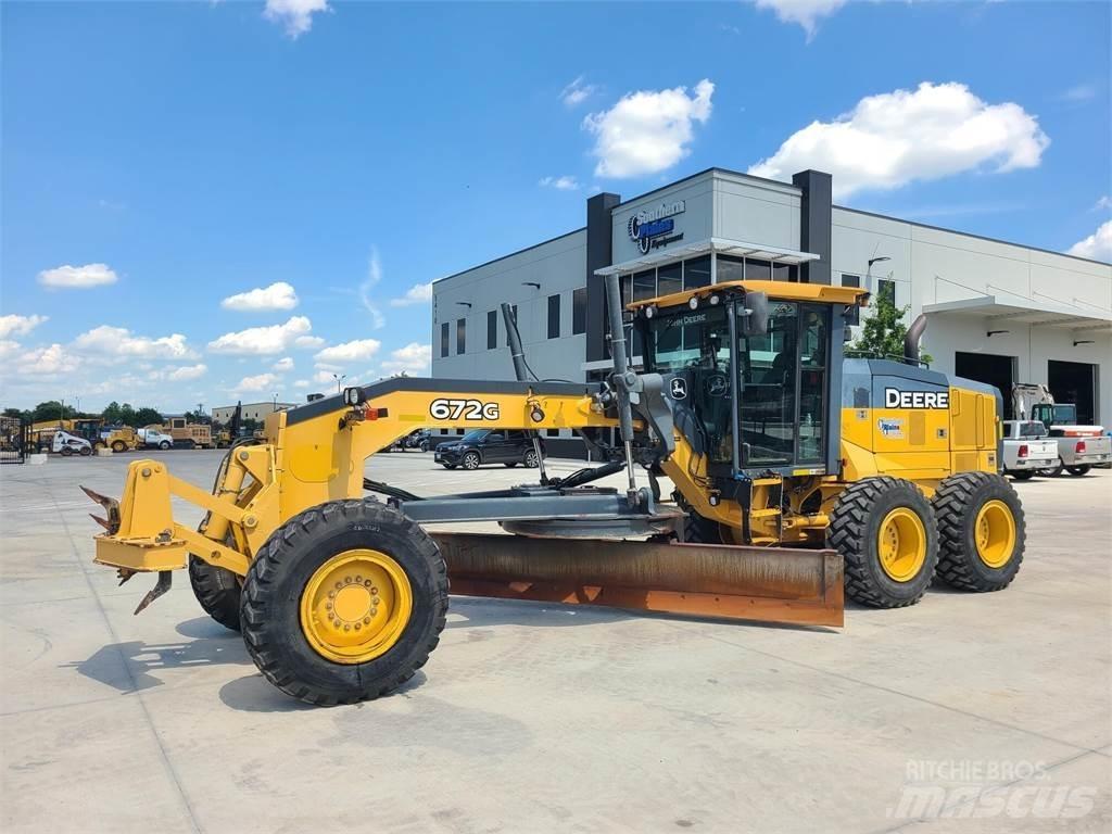 John Deere 672G Grederji