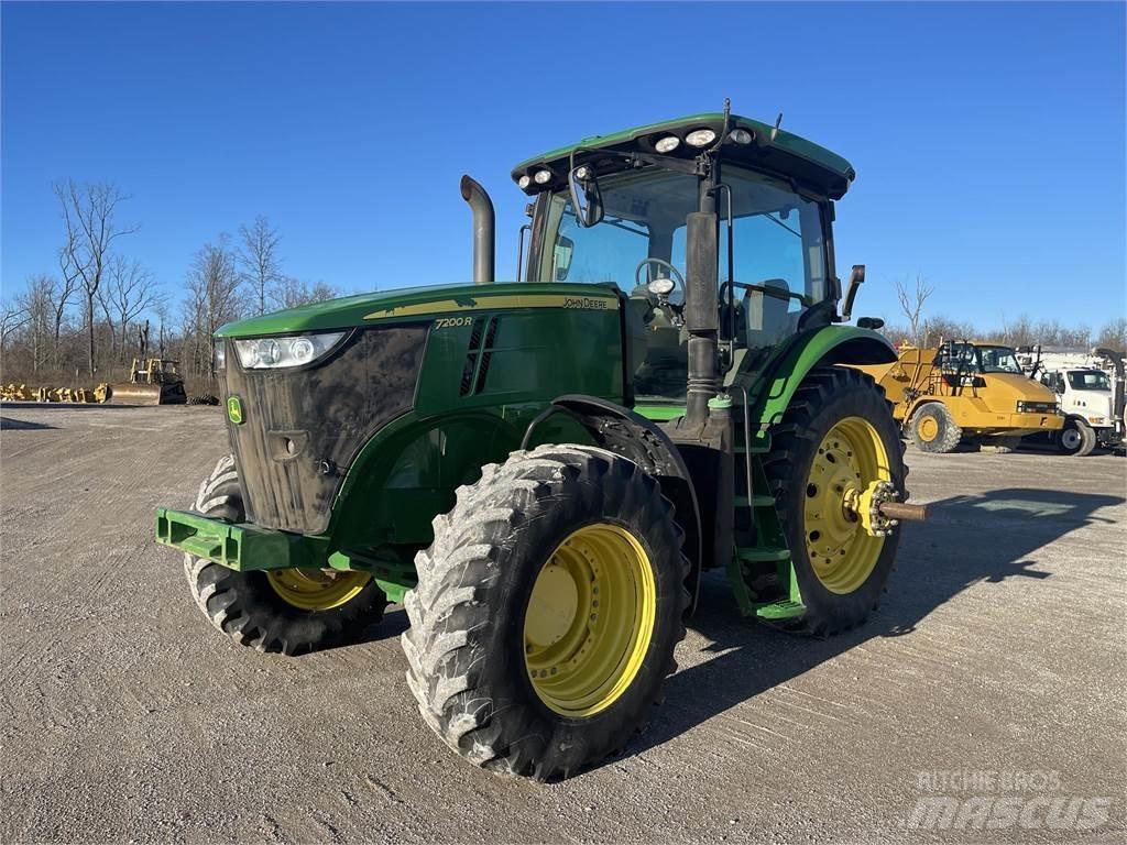 John Deere 7200R Traktorji