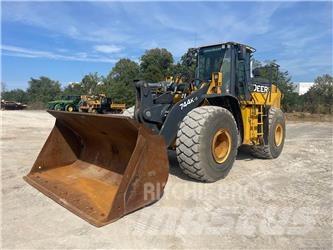 John Deere 744K Kolesni nakladalci