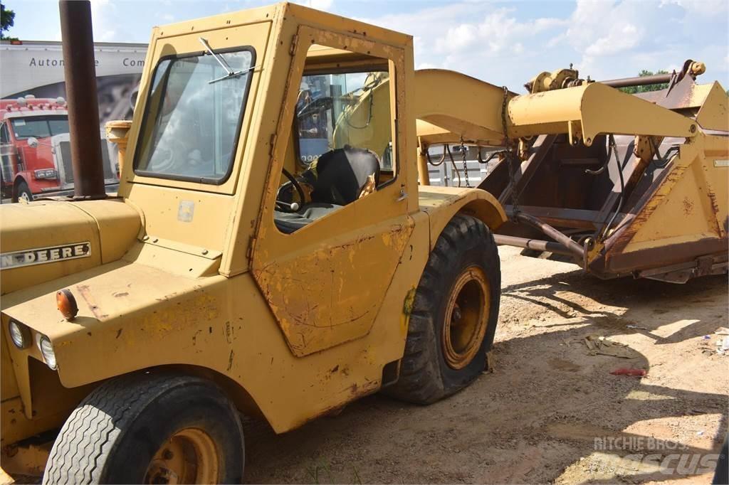 John Deere 760A Strgalci