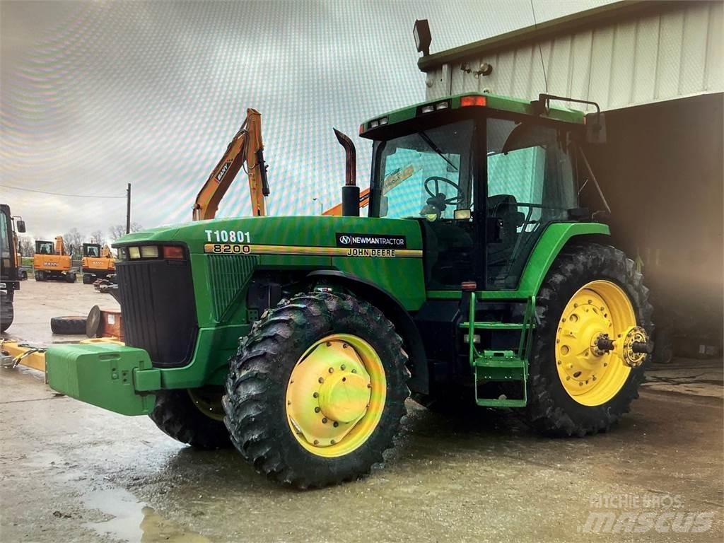 John Deere 8200 Traktorji