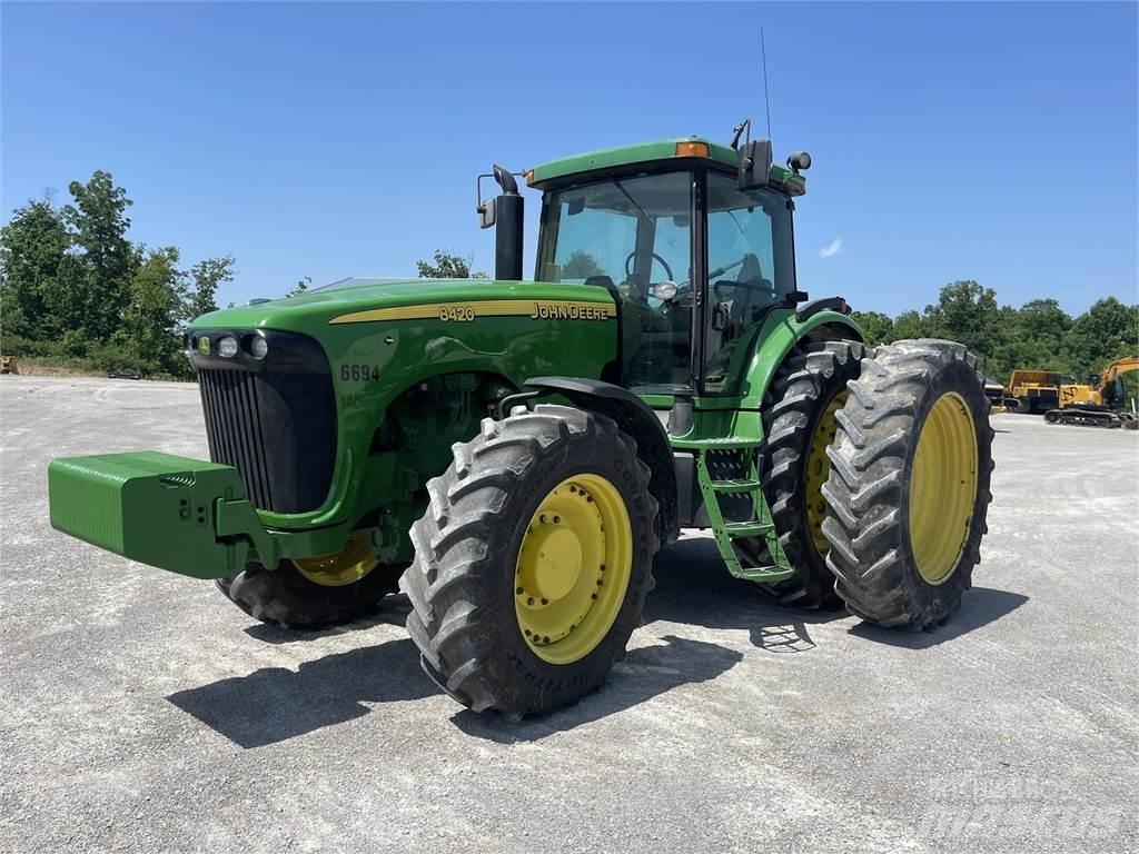 John Deere 8420 Traktorji