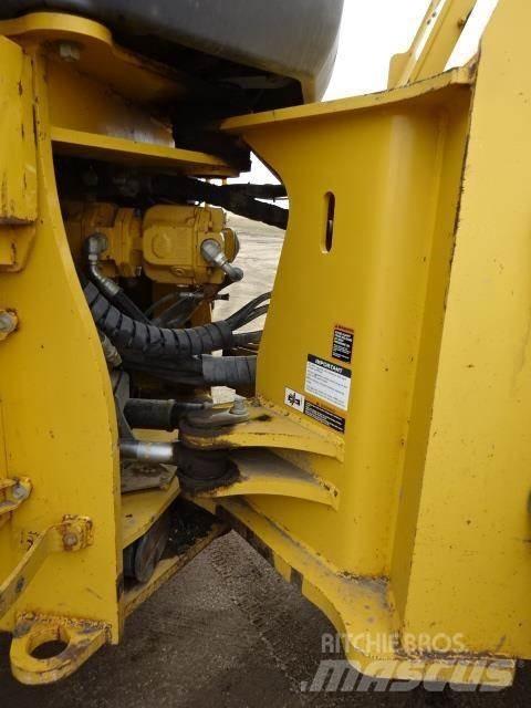 John Deere 844J Kolesni nakladalci