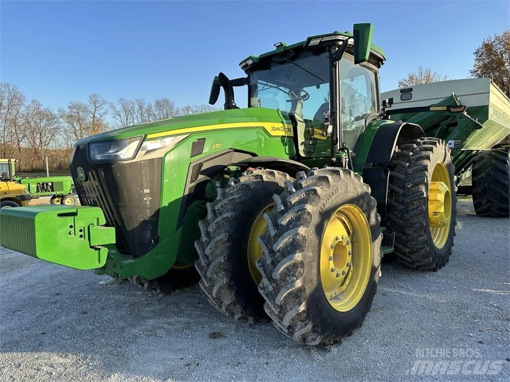 John Deere 8R 370 Traktorji