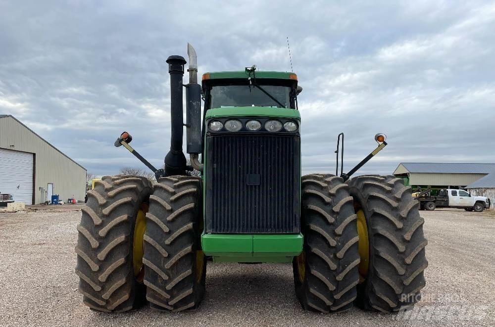 John Deere 9220 Traktorji