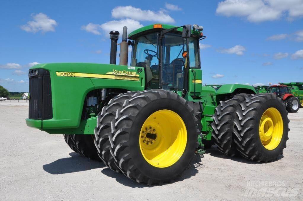 John Deere 9320 Traktorji