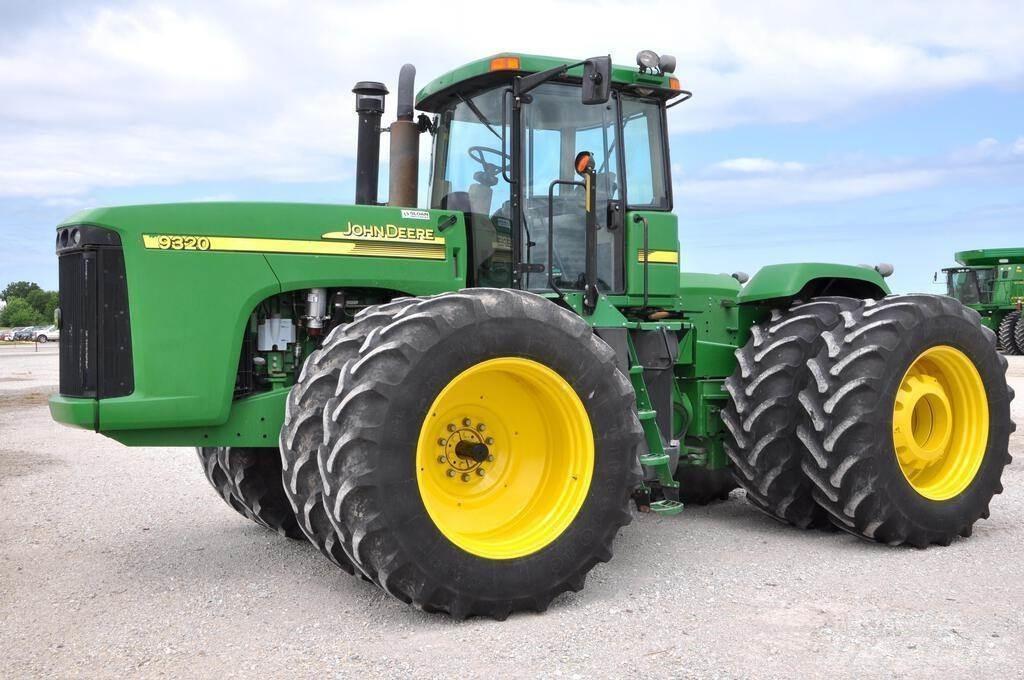 John Deere 9320 Traktorji