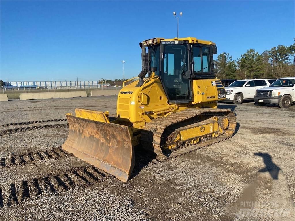 Komatsu D39PX-24 Buldožerji goseničarji