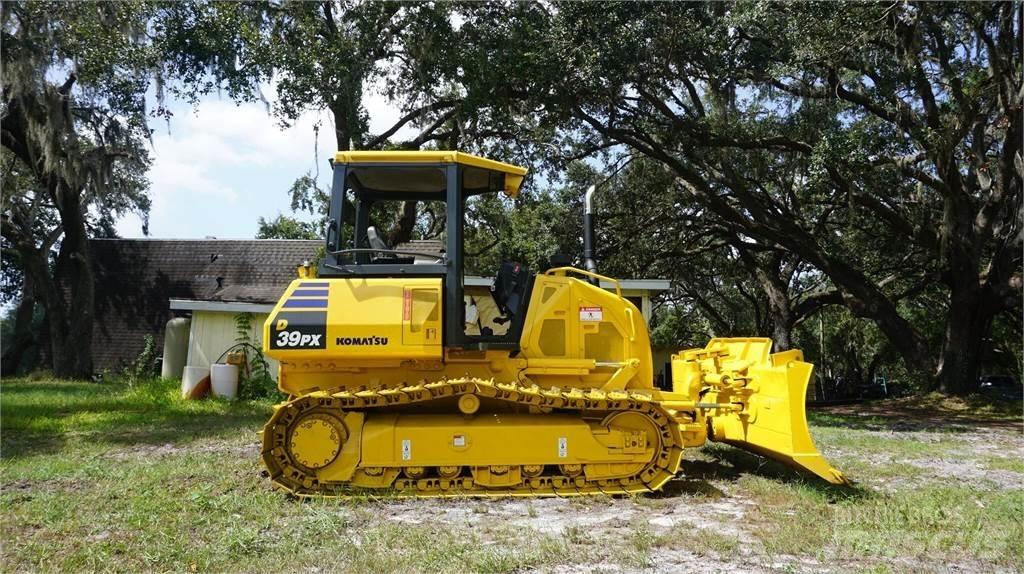 Komatsu D39PX-24 Buldožerji goseničarji