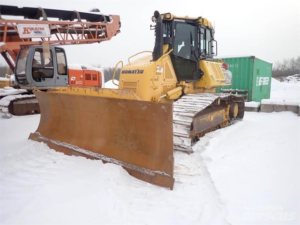 Komatsu D61PXi-24 Buldožerji goseničarji