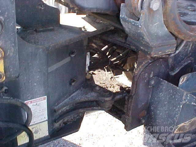 Komatsu WA100 Kolesni nakladalci