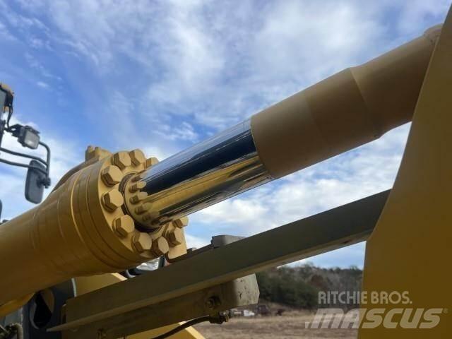 Komatsu WA320-8 Kolesni nakladalci