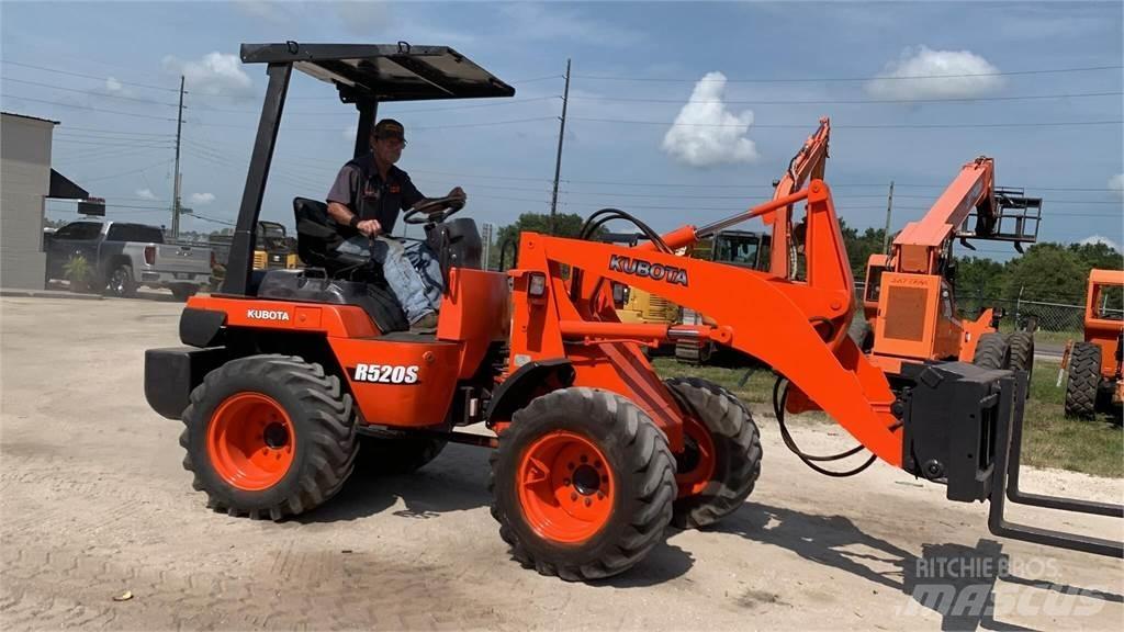 Kubota R520 Kolesni nakladalci
