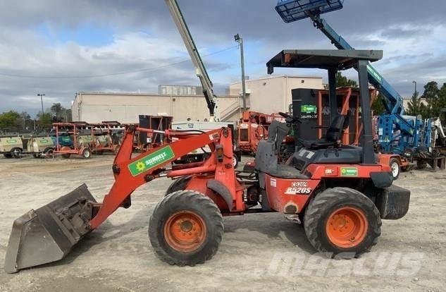 Kubota R520ST Kolesni nakladalci