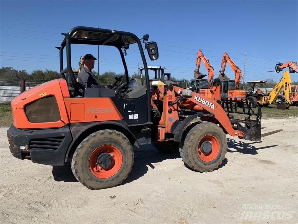 Kubota R530 Kolesni nakladalci