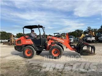 Kubota R530 Kolesni nakladalci