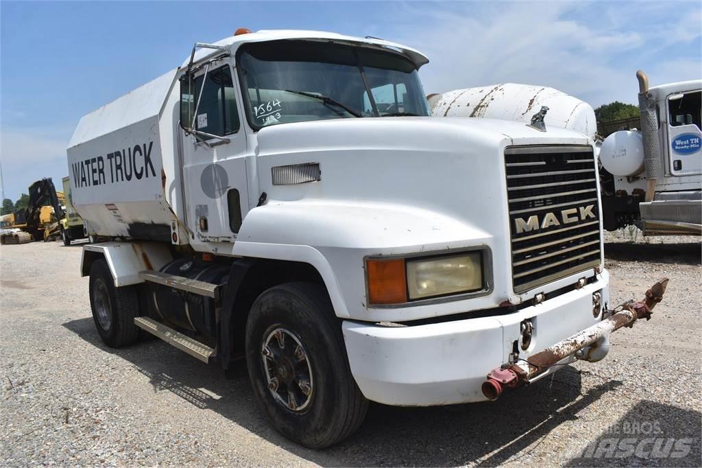 Mack CH613 Tovornjaki cisterne