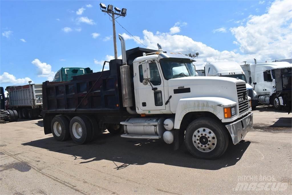 Mack CHN613 Kiper tovornjaki