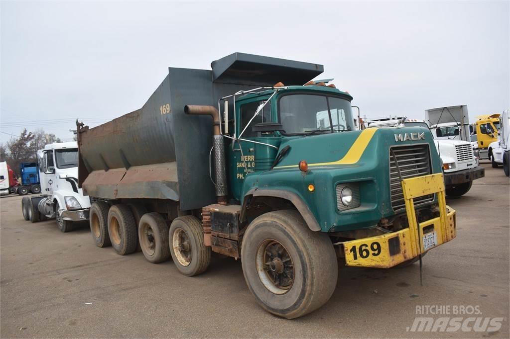 Mack DM688 Kiper tovornjaki