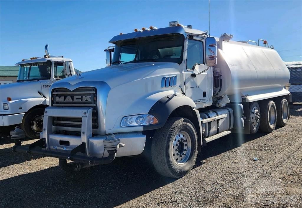 Mack GRANITE 84BR Tovornjaki za vodo