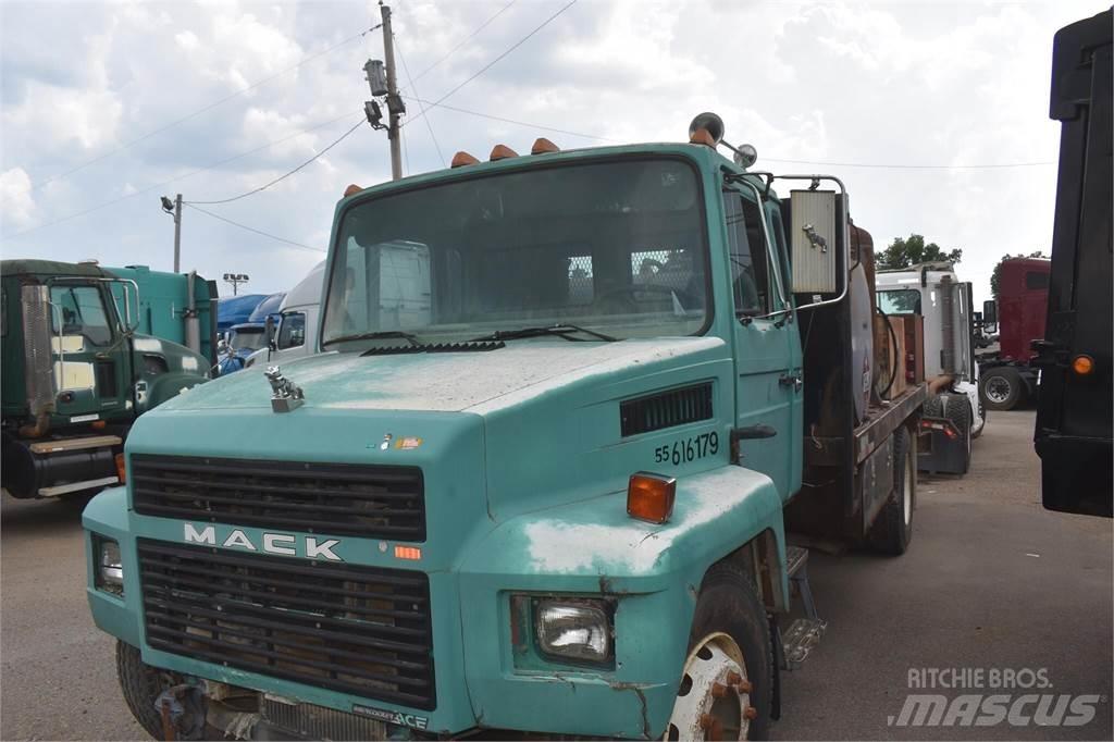Mack MIDLINER CS200 Tovornjaki cisterne