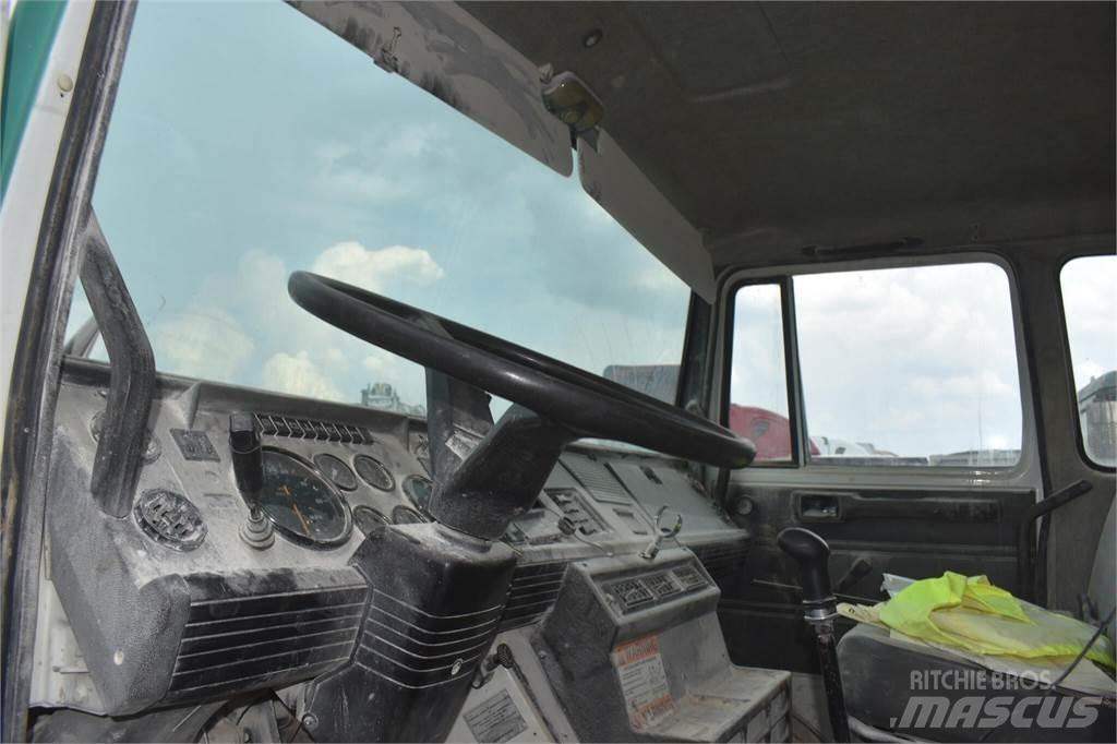 Mack MIDLINER CS200 Tovornjaki cisterne