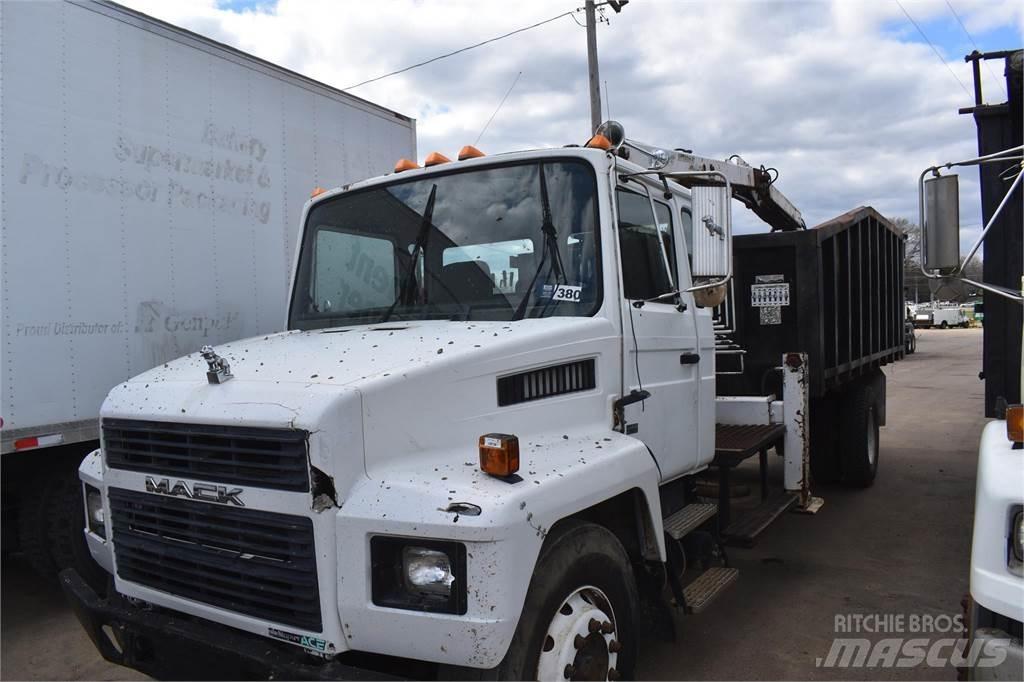 Mack MIDLINER CS300 Tovornjaki z žerjavom