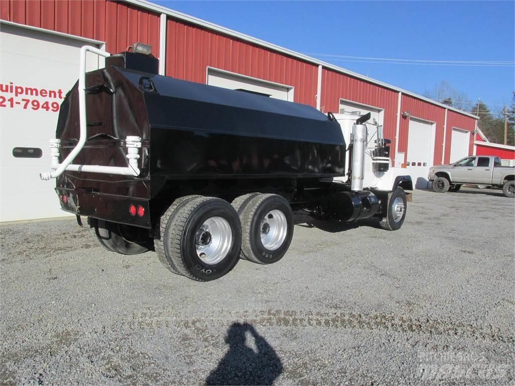 Mack R685S Tovornjaki cisterne
