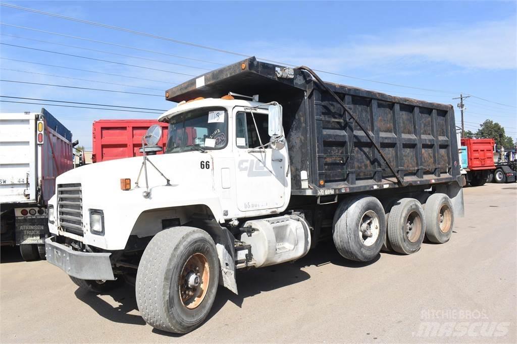 Mack RD688S Kiper tovornjaki