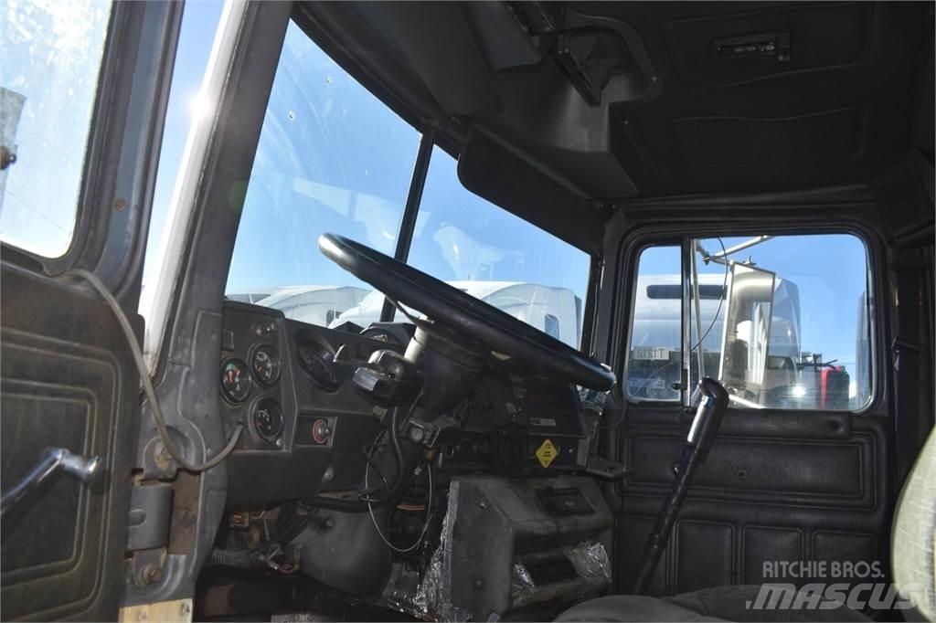 Mack RD688S Kiper tovornjaki