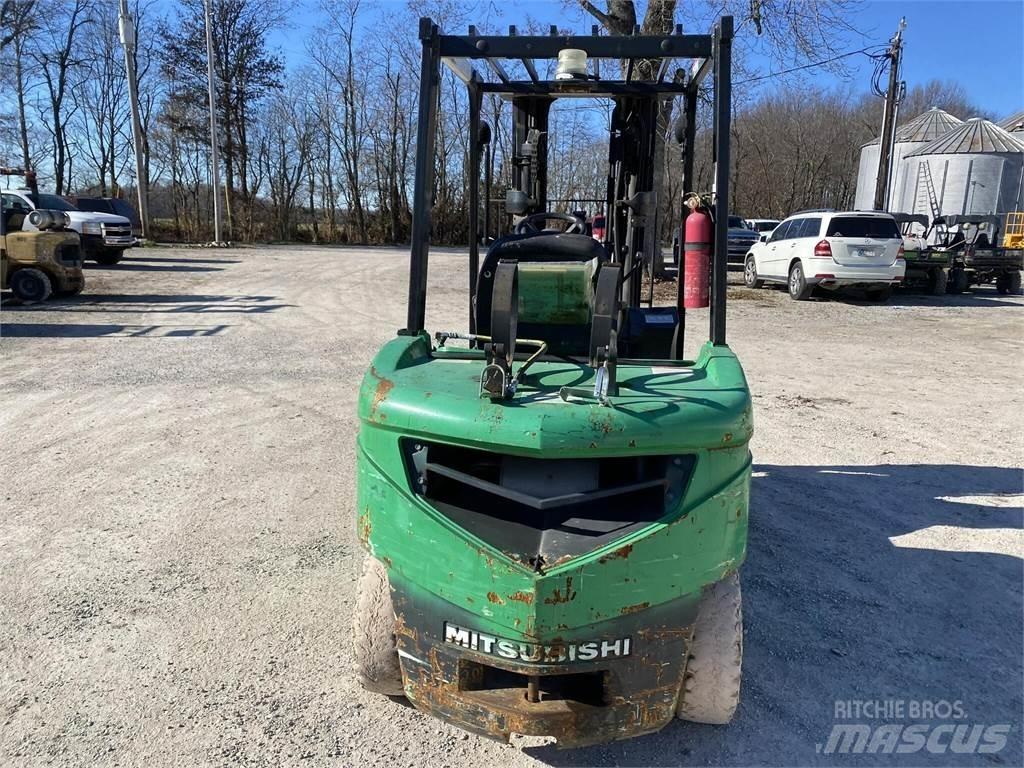 Mitsubishi FG30N Viličarji - drugo